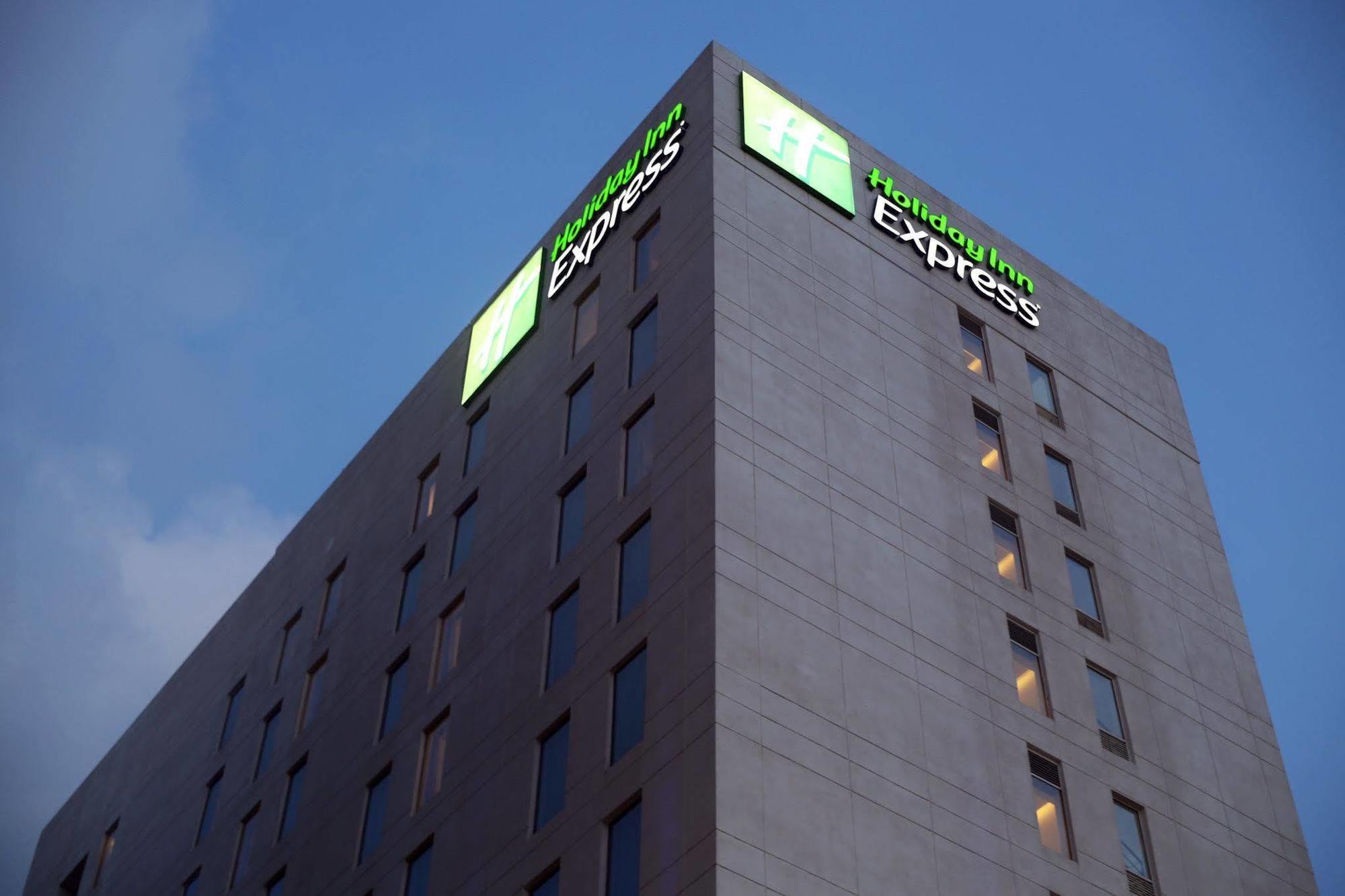 Holiday Inn Express Chennai Old Mahabalipuram Road Exterior foto